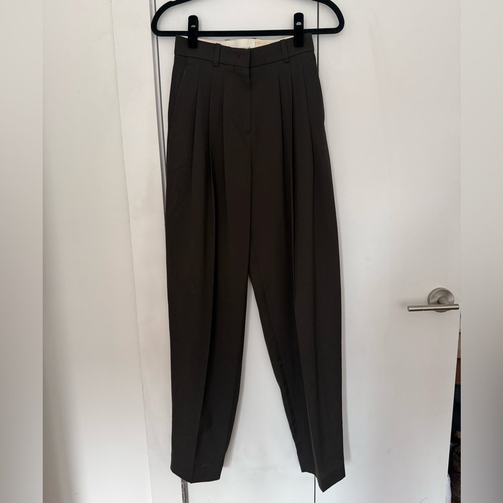 NACKIYE Classic Pleated dress pants in Dark Chocolate Brown